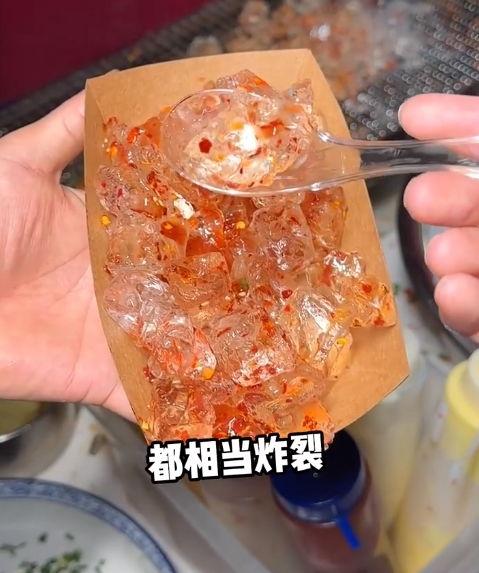 今日头条东北夜市小吃,风味独特，夜宵狂欢的美食盛宴