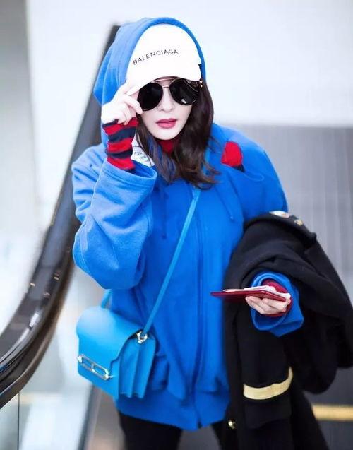 带红色帽子的明星,揭秘带红帽明星的星光历程