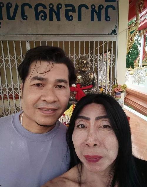 江苏男子合影网红,揭秘网红背后的故事