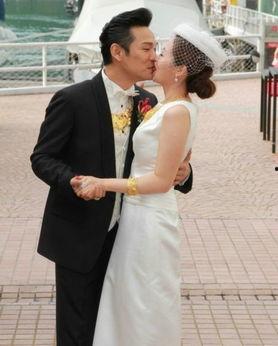 明星婚礼拥抱接吻,拥抱接吻定格幸福时光